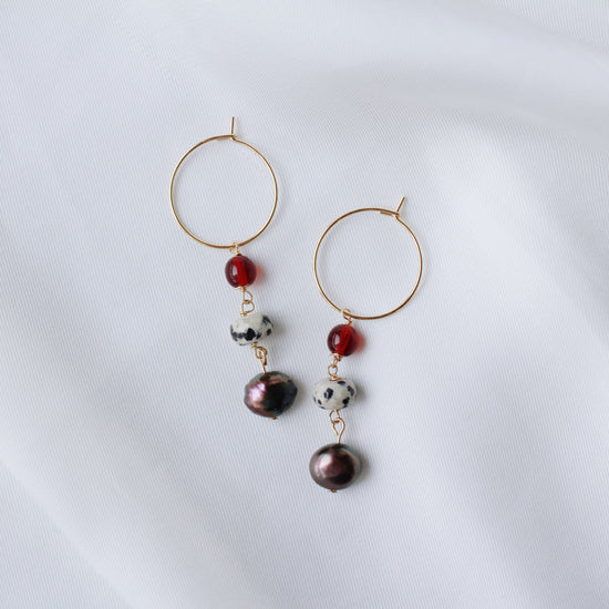 Vintage aesthetic: minimalistic hoops