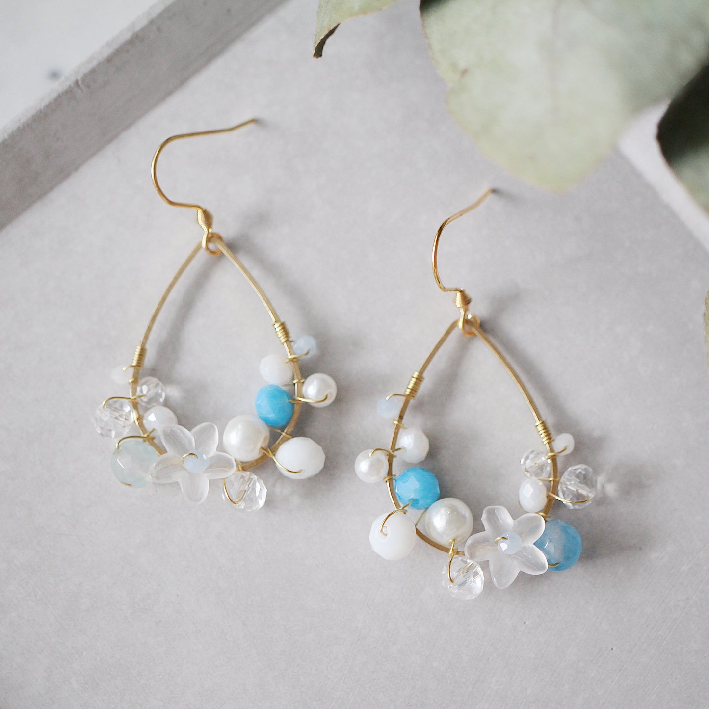 Hint of blue - floral drop earrings