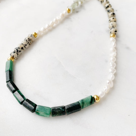 Load image into Gallery viewer, Green stone lover necklace
