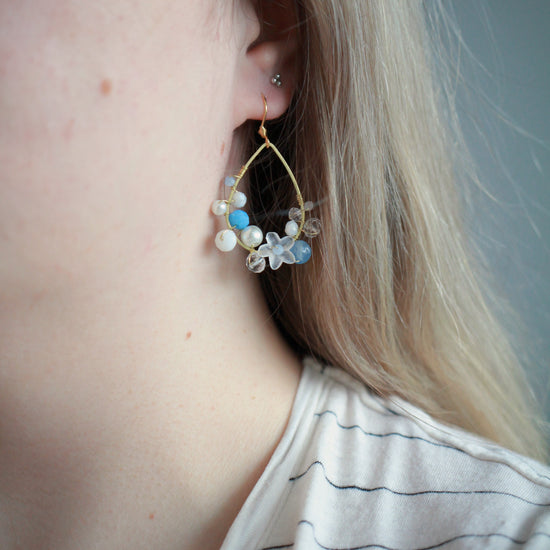 Hint of blue - floral drop earrings